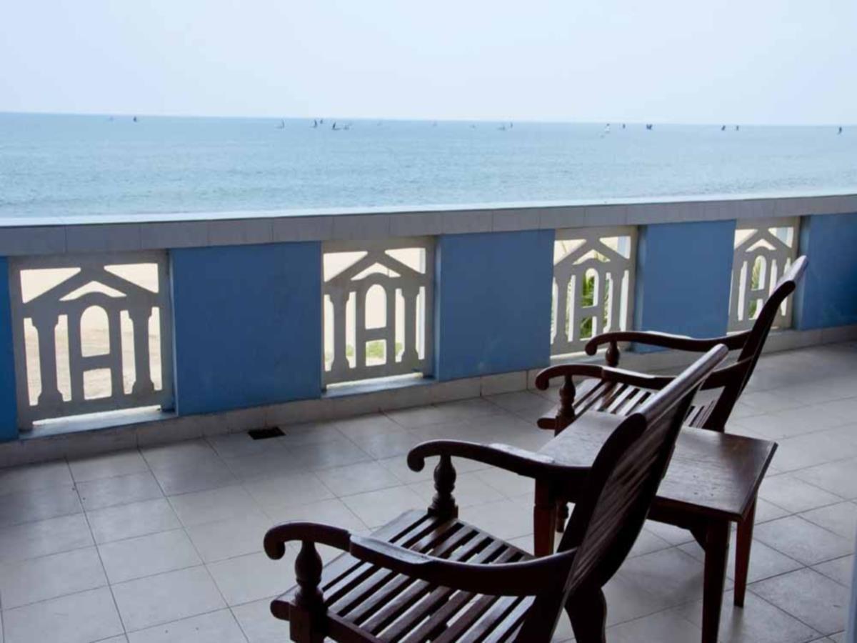 The Reef Beach Hotel Негомбо Екстериор снимка