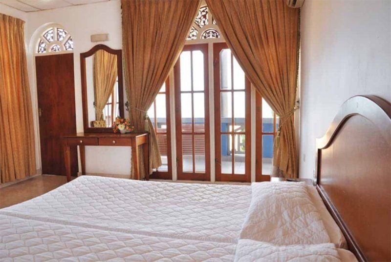 The Reef Beach Hotel Негомбо Екстериор снимка