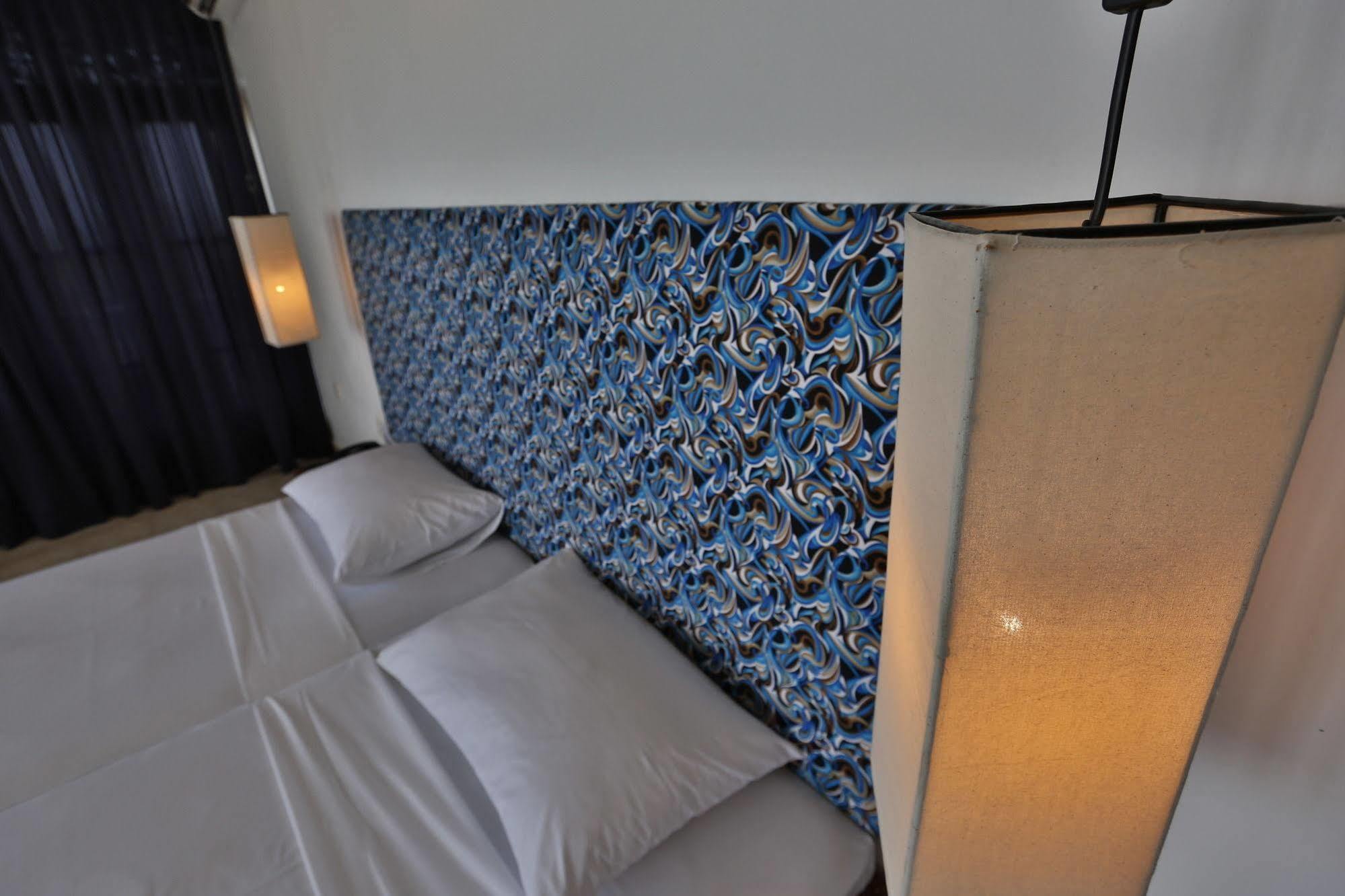 The Reef Beach Hotel Негомбо Екстериор снимка